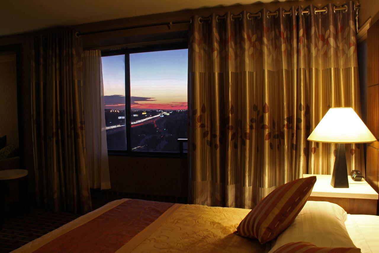 La Crystal Hotel -Los Angeles-Long Beach Area Карсон Экстерьер фото